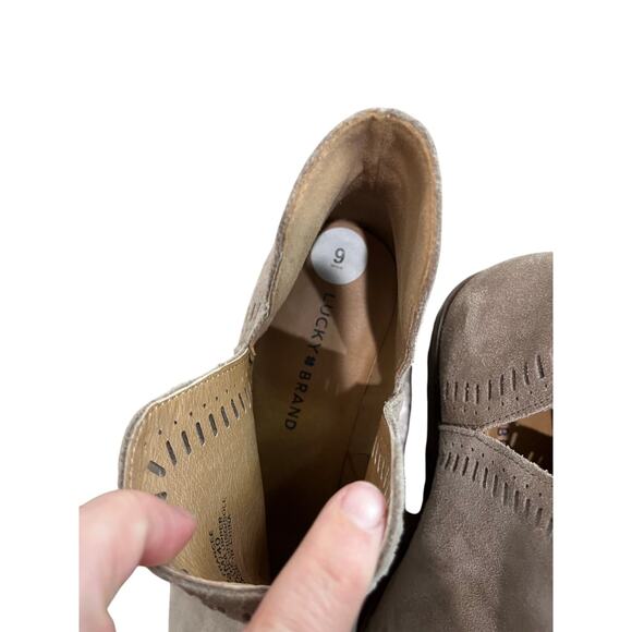 Lucky Brand Bustina Suede Bootie Womens Size 9 Taupe Ankle Cutout Western Fall - Picture 10 of 11